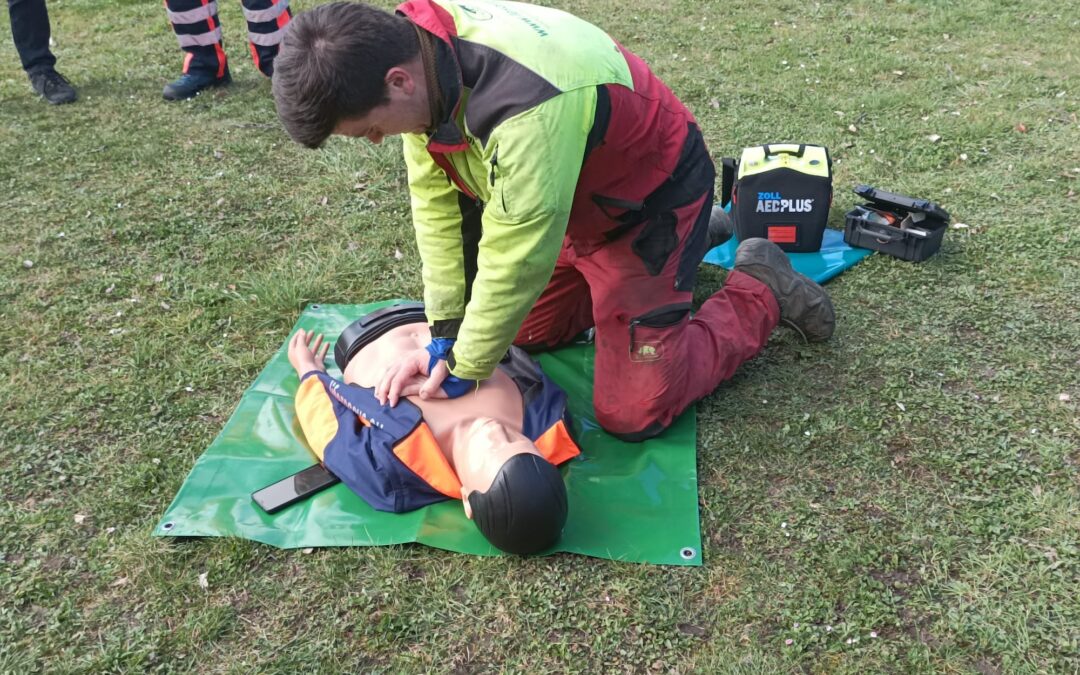 Studenti arboristiky trénovali zástavu krvácení a resuscitaci